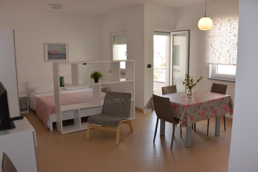 Apartments Residence L'Ulivo 로비니 외부 사진